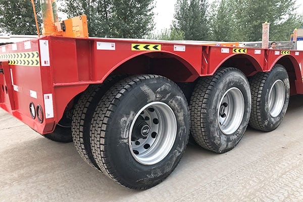 3axle 50ton detachable lowbed trailer detail